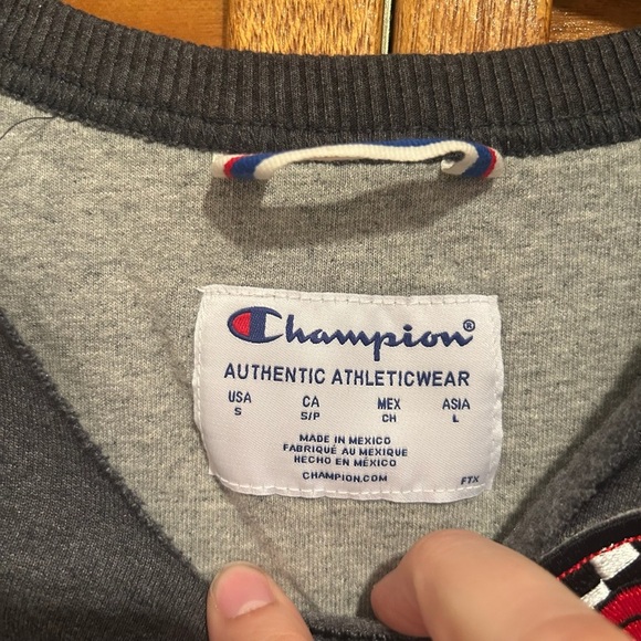 Champion Women’s Athletic Vintage Retro Active Graphic Crew Neck Sz S - Picture 4 of 5